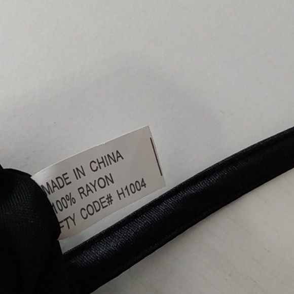 🎃 Black bag w/ beaded crochet overlaying - Picture 8 of 12